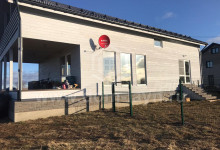 Строительство каркасного дома с террасой и балконом